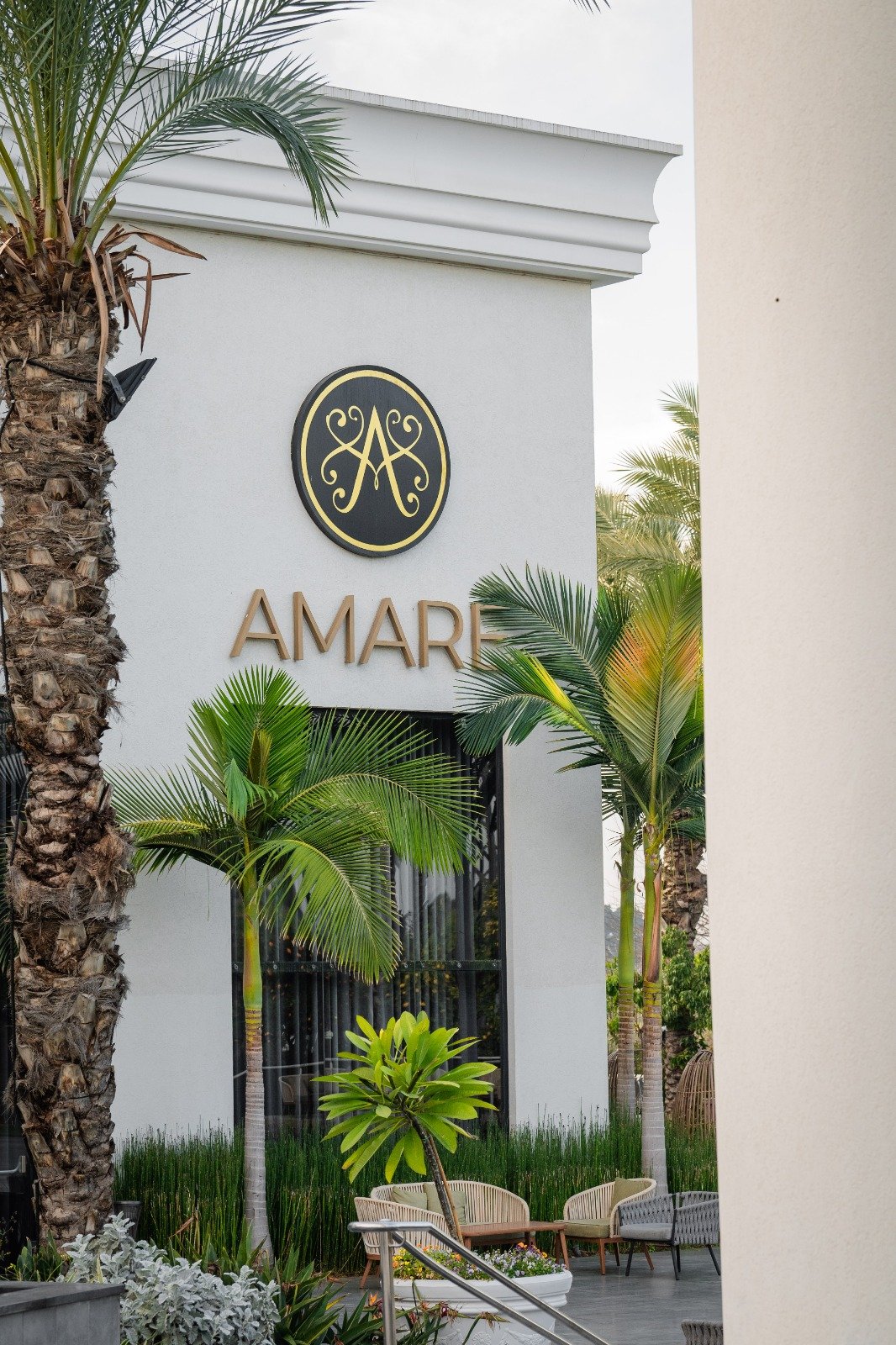 לוגו של אמארה על המבנה החיצוני